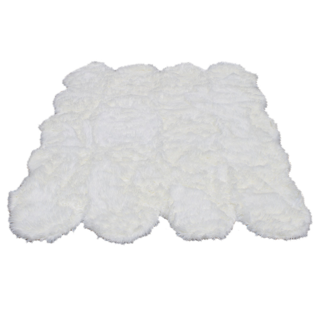 Octo Pelt Faux Fur Shag Washable White Area Rug - 5' x 7' Everly Quinn