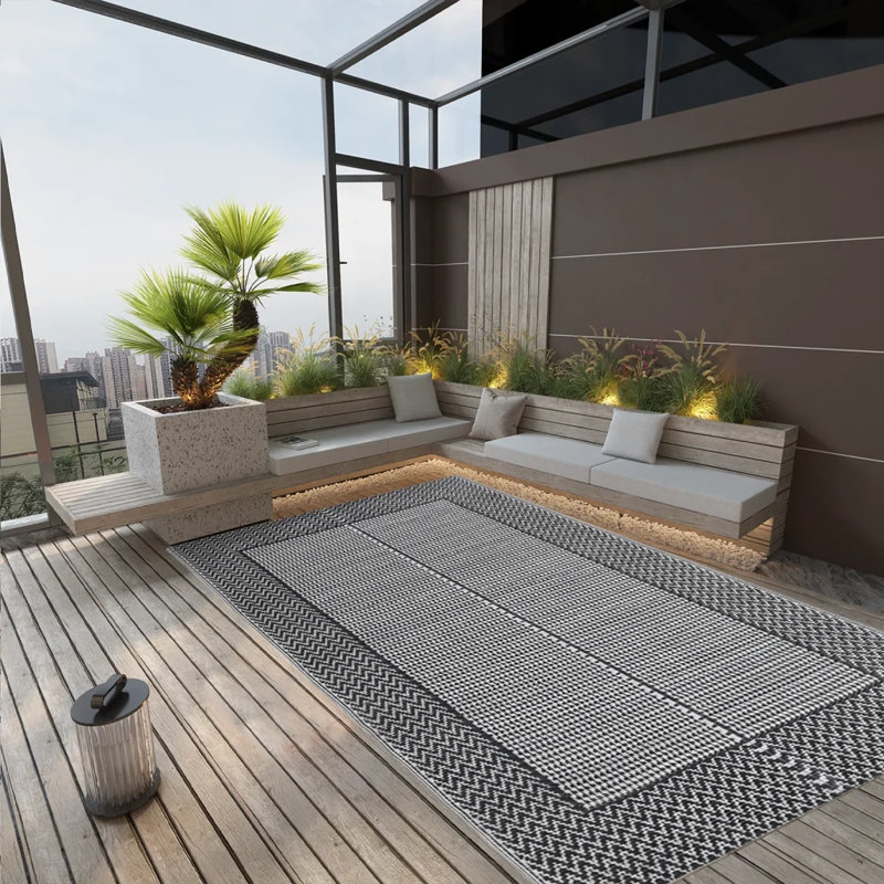 Ellefson Rectangle 140 cm x 200 cm Floral Indoor / Outdoor Area Rug