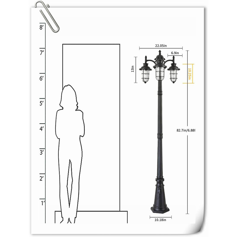 Lampadaire à triple tête avec prise, lampadaire d'extérieur de style nautique, lampadaire d'extérieur IP65 avec verre transparent ensemencé, lampadaire d'extérieur noir mat pour la rue, le jardin, l'allée