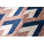 Coussin en velours de soie fait à la main à motif géométrique - 16 x 24, motif de chevrons bleu marine et taupe avec plumes