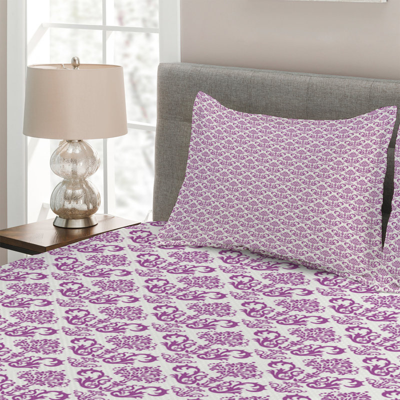 Motifs Damask Coverlet