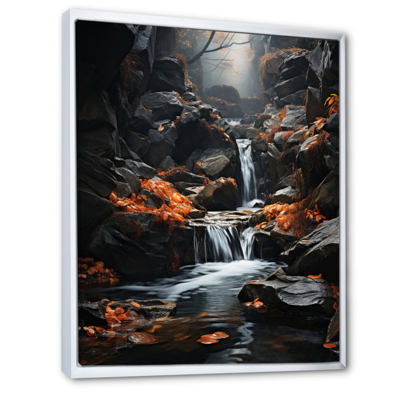 «Waterfall Harmony In Motion» sur toile, H 32 po x l 24 po x P 1 po, Cadre flottant blanc