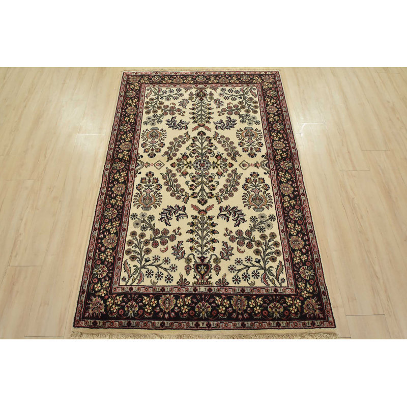 Tapis traditionnel ivoire en laine noué à la main 4 pi x 6 pi 1 po Fine Fine