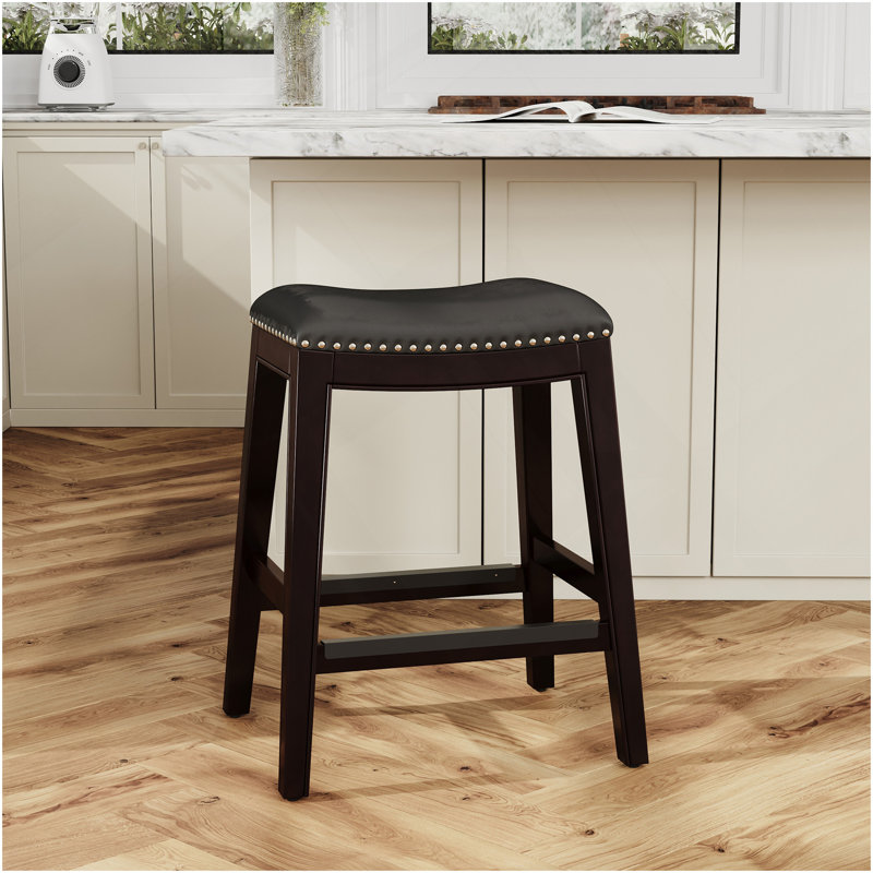 Tabouret de comptoir 24 po, finition espresso, siège en cuir noir