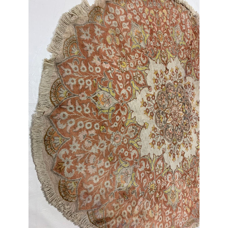 One-of-a-Kind 4′9″ 1990s Round Area Rug in