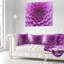Grande fleur mauve clair et pétales - coussin à imprimé floral-30722195-30722192