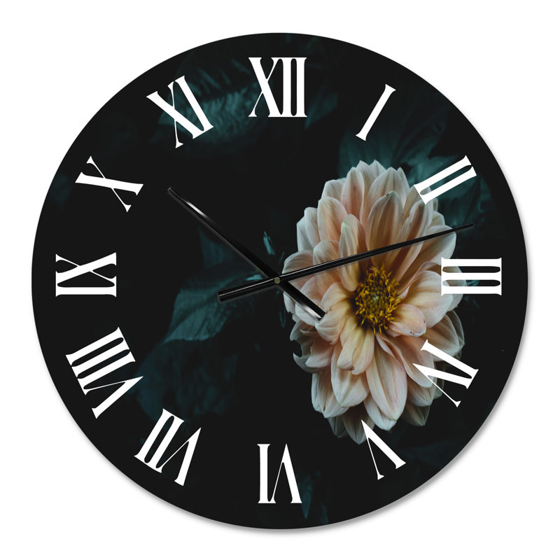 Blooming Yellow Flower In Evening Garden - Horloge murale traditionnelle, Moyen