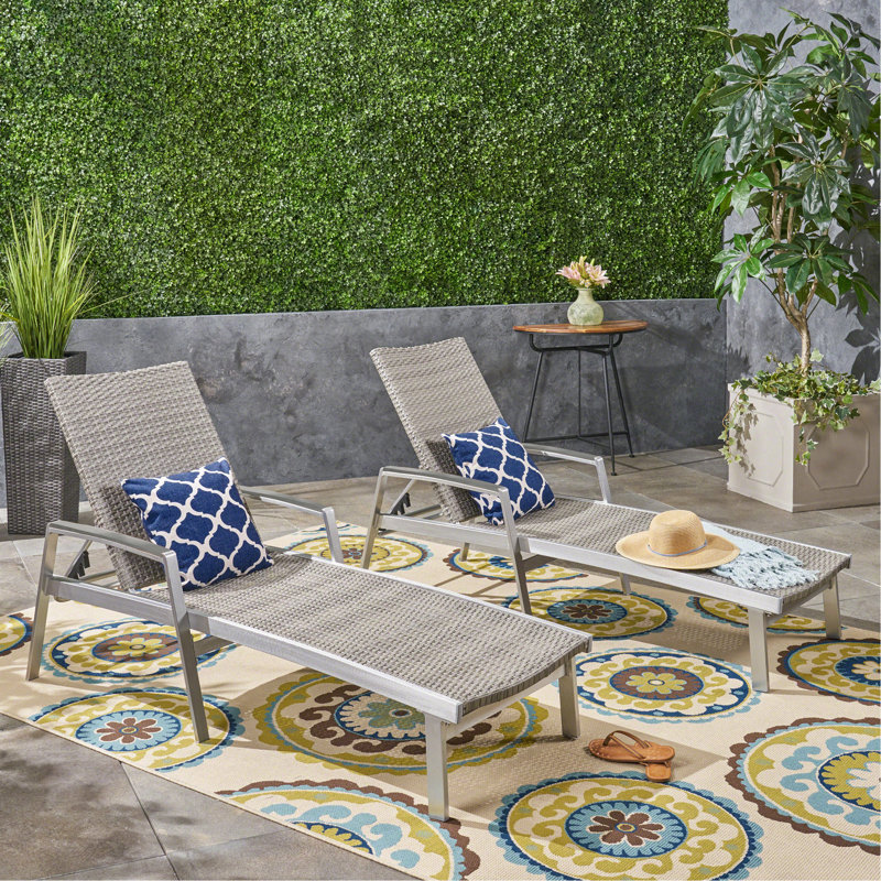 Chaise longue