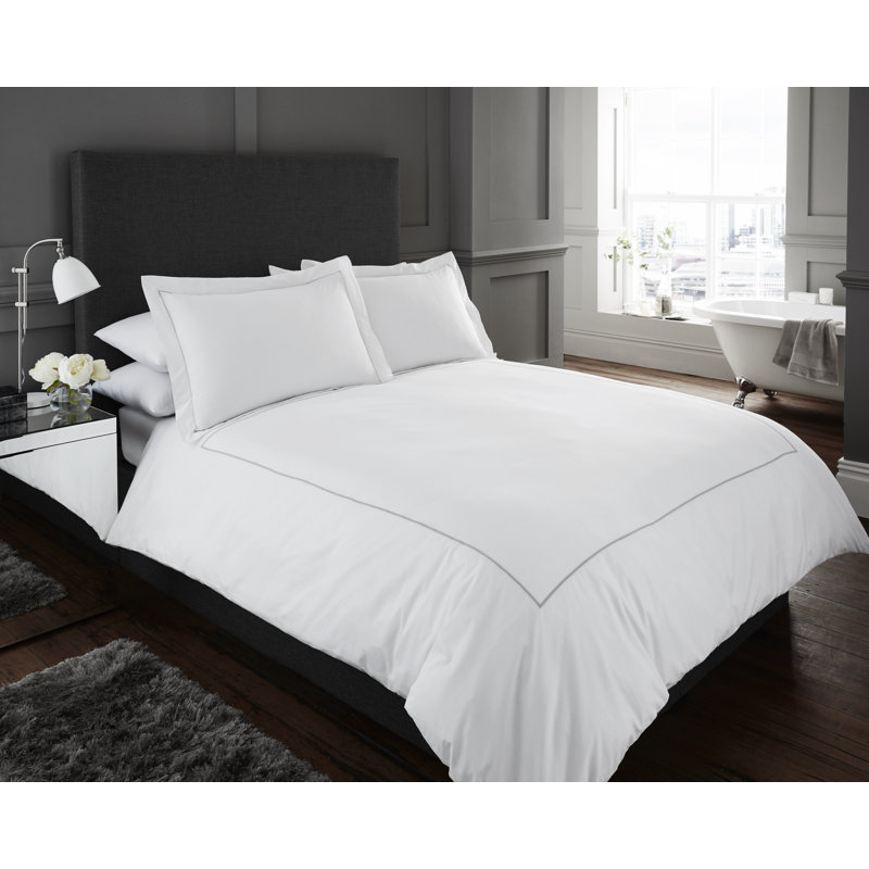 Marcy No Pattern Duvet Cover Set with Pillowcases, Super King Duvet Cover + 2 Standard Pillowcases, White