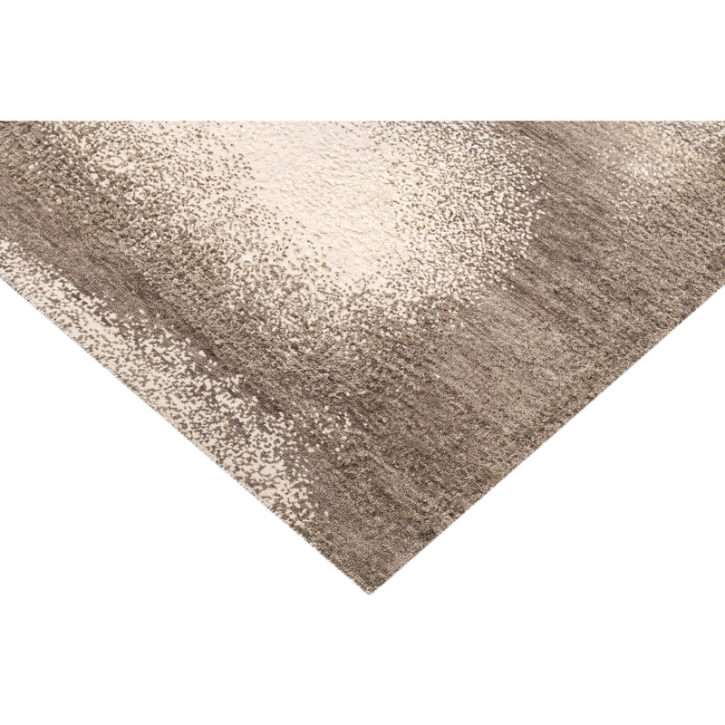 High-Quality Hand-Knotted Beige And Grey Area Rug, Rectangle 5' x 8'