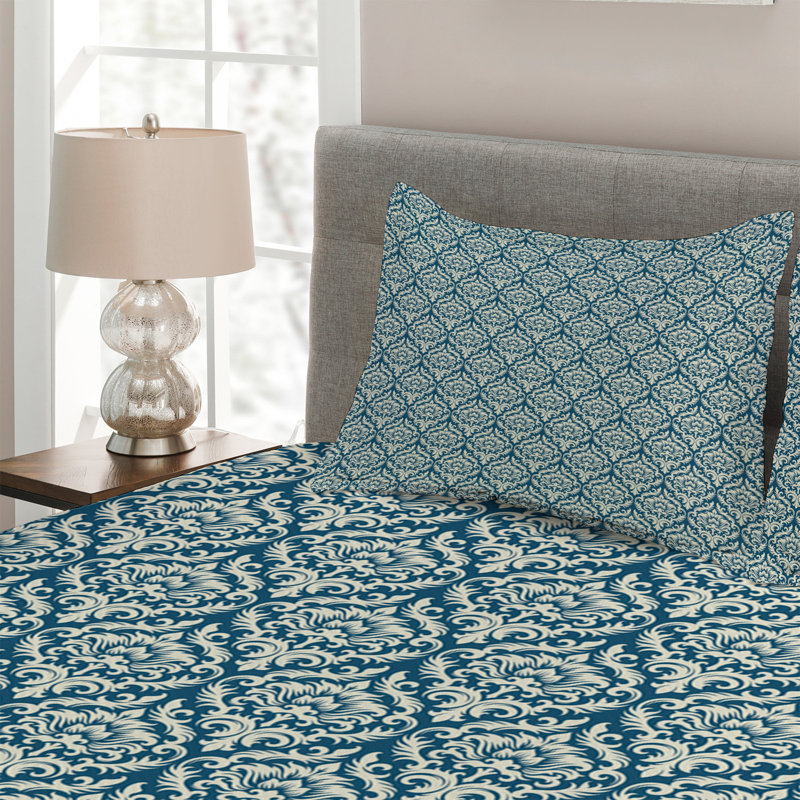 Motifs Polyester Damask Coverlet