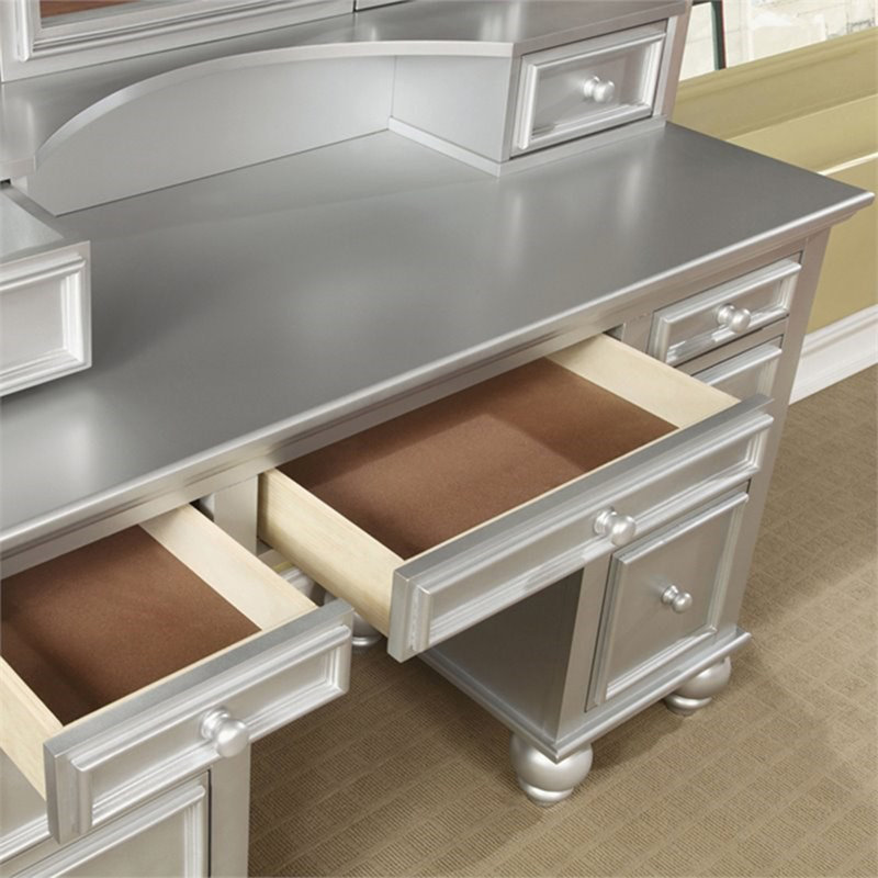 Jenkinson Vanity, Silver