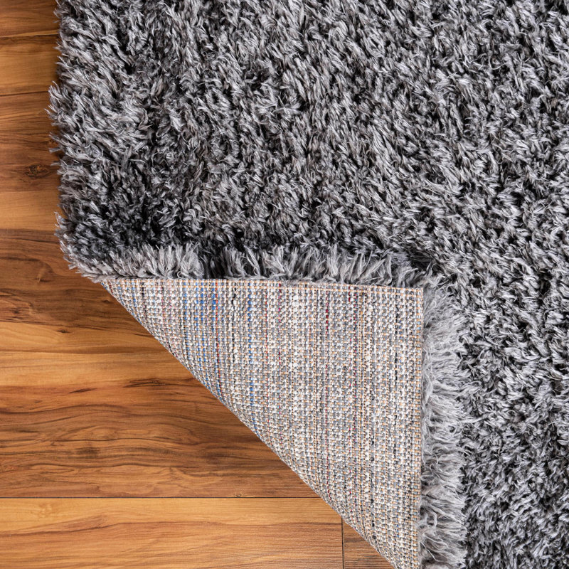 Tapis à poils longs en polyester tissé à la machine de couleur unie Almendarez, Rectangle 8 pi x 10 pi