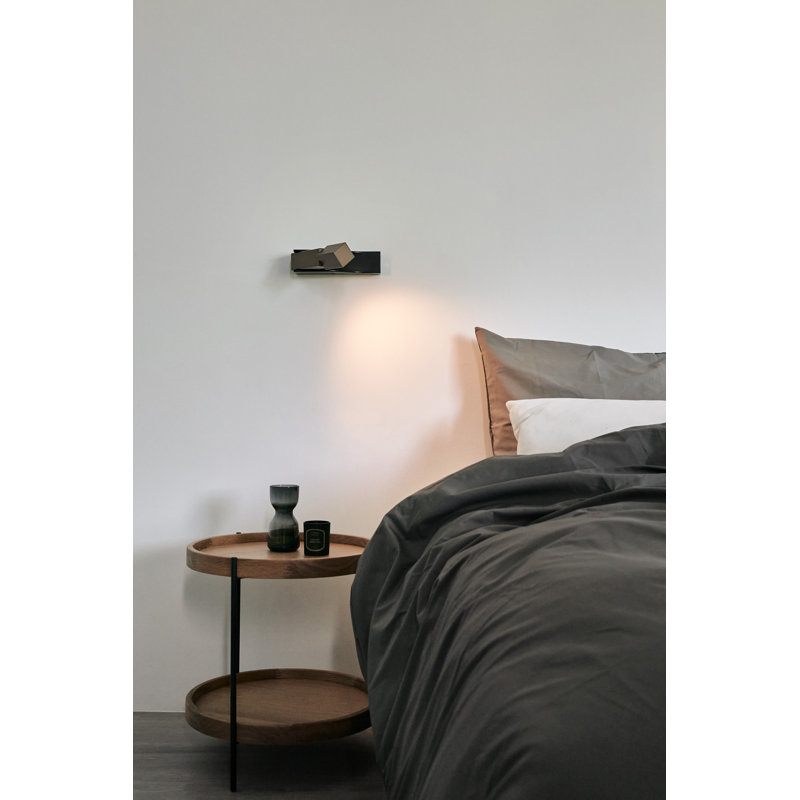 WÚ 1 - Light Armed Sconce, Pearl Cocoa/Matte Black