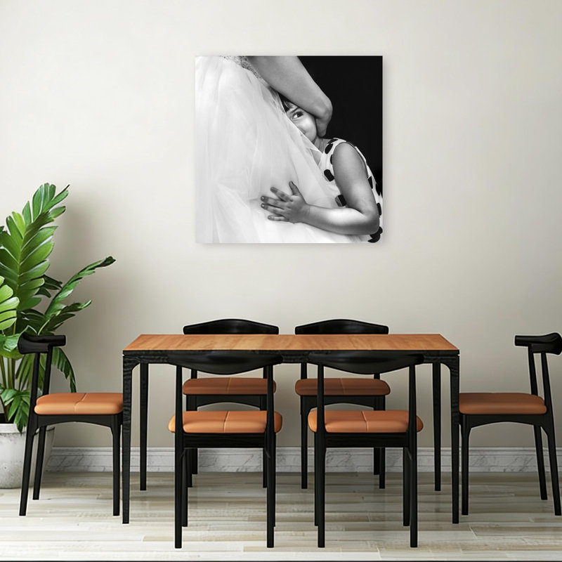 «Little Girl Peeking Abstract», art mural contemporain, 36" H x 36" W