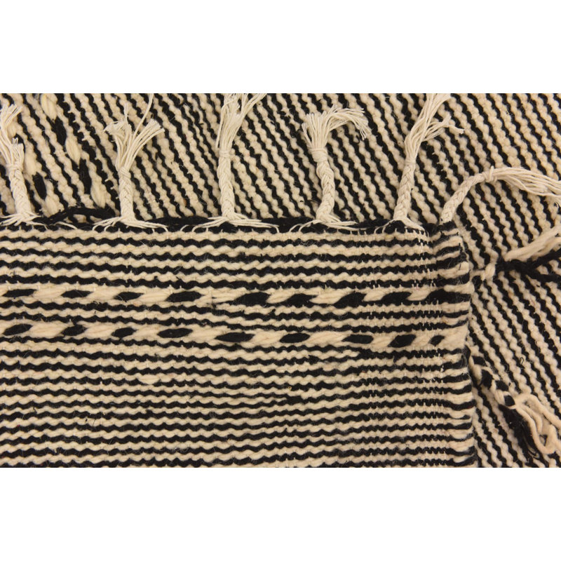 Tapis noir et blanc Mosser