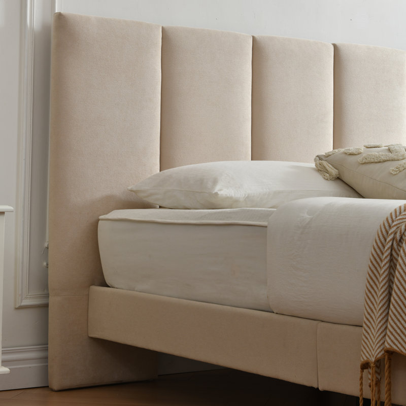Grand lit plateforme tapissier en lin 44 po Coletti, Très grand lit, Beige