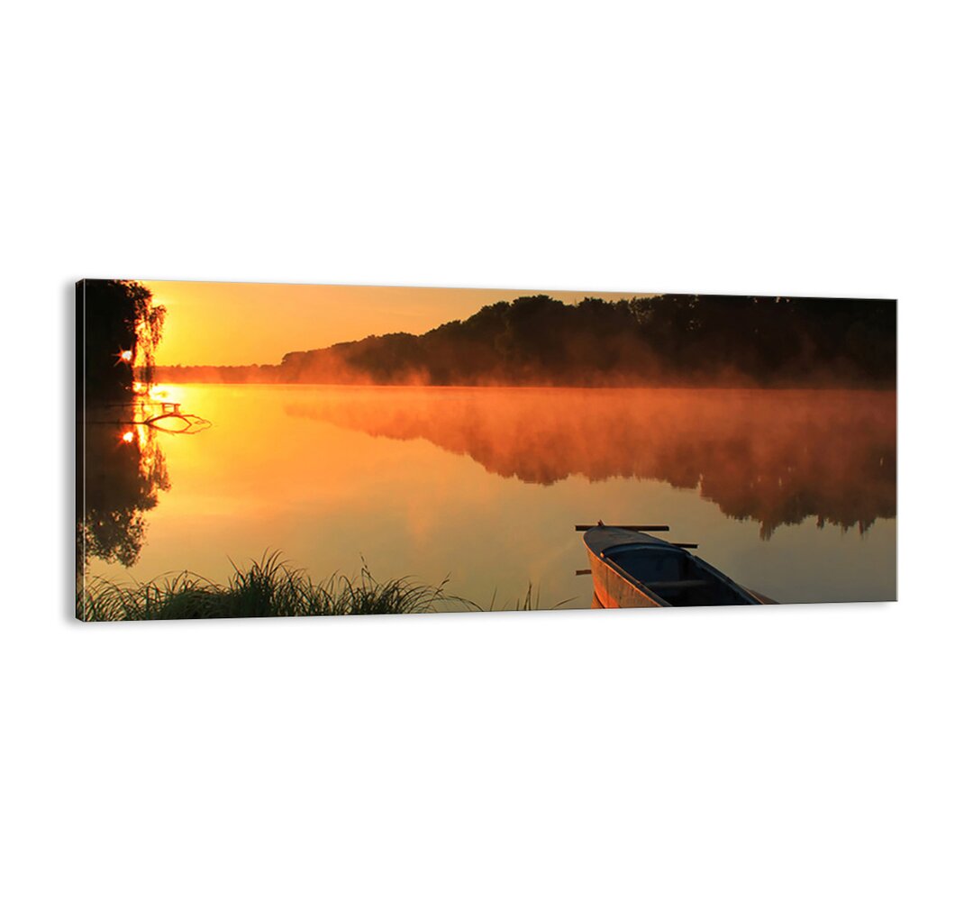 Leinwandbild - Fotografie "Sonnenaufgang über dem Wasser wie ein Spiegel"