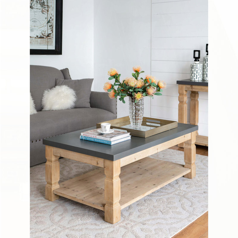 Table basse rectangulaire avec surface en béton et structure en bois