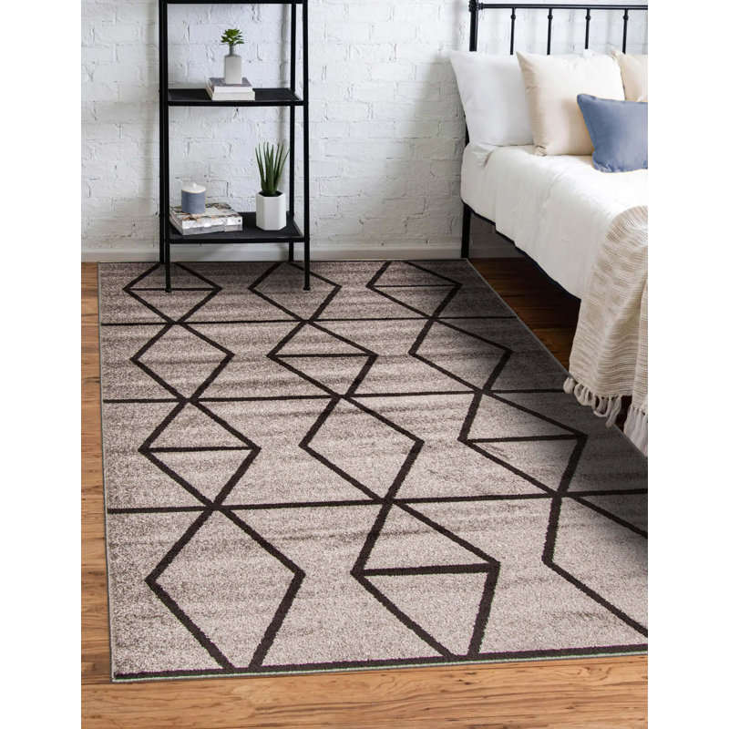 Denoila Geometric Indoor Rug, Rectangle 5'3" x 7'3"