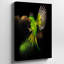 Reproduction d'art sur toile, un perroquet vert vibrant en vol-954830742