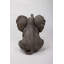 Statue bébé éléphant assis avec trompe vers le haut