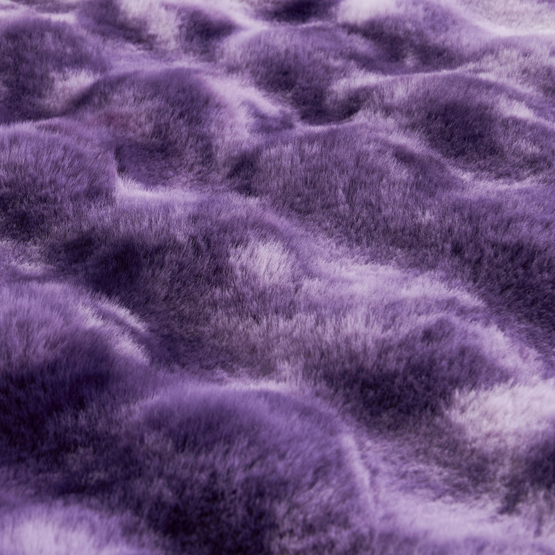 Jeté en fausse fourrure douce et luxueuse, Jeté, Teinture par nouage mauve