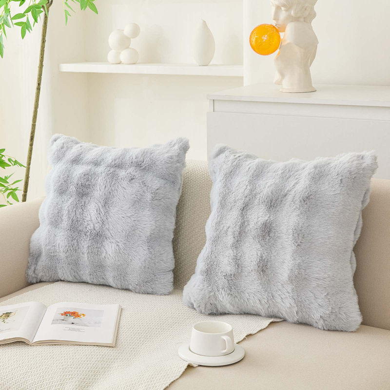 Ensemble de 2 housses de coussin en fausse fourrure de lapin 18 po x 18 po pour canapé et lit, Gris clair