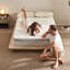 Matelas hybride très grand dans une boîte-116323072
