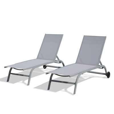 Ensemble de 2 chaises longues pour l'extérieur, chaises longues pour l'extérieur avec roulettes, chaises longues pour l'extérieur à 5 positions réglables, chaises longues pour piscine, patio, plage, terrasse, bord de piscine (gris, 2 chaises longues)