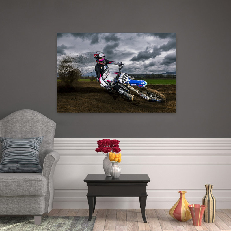 Impression d'art mural abstrait contemporain représentant un paysage naturel et des projections de boue de motocross