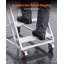 Échelle roulante à 4 marches pour entrepôt, escalier mobile industriel en acier allié, avec rampes, marches antidérapantes et roues verrouillables, plateforme robuste pouvant supporter jusqu'à 400 kg (880 lb) pour garage, bibliothèque ou usine.