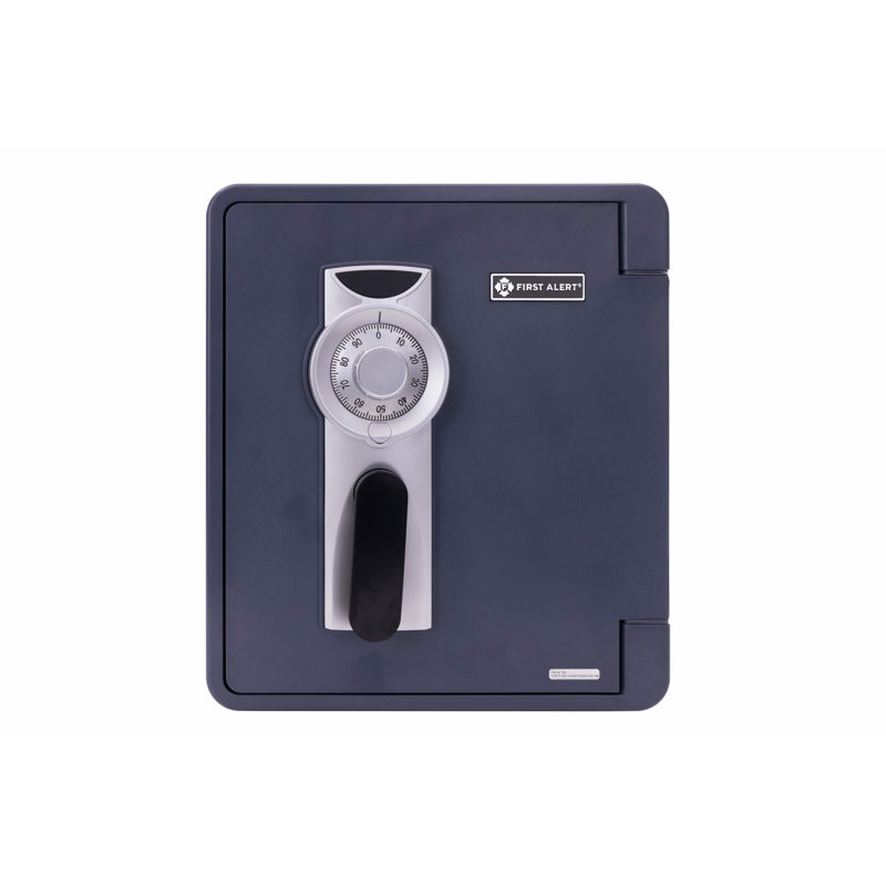 Coffre-fort ignifuge de 1,3 pi³ (37 litres) étanche 1 heure avec verrouillage à combinaison et boulon de fixation. Résistant au feu pendant 1 heure à 1700 degrés et étanche pendant 9 heures.