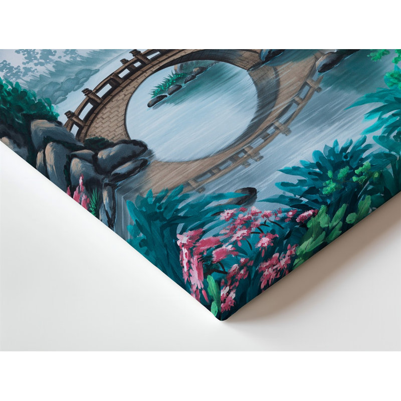 Toile, "Serene Misty Forest Scene", avec un pont en bois gracieusement arqué qui enjambe une rivière tranquille entourée d'une toile luxuriante