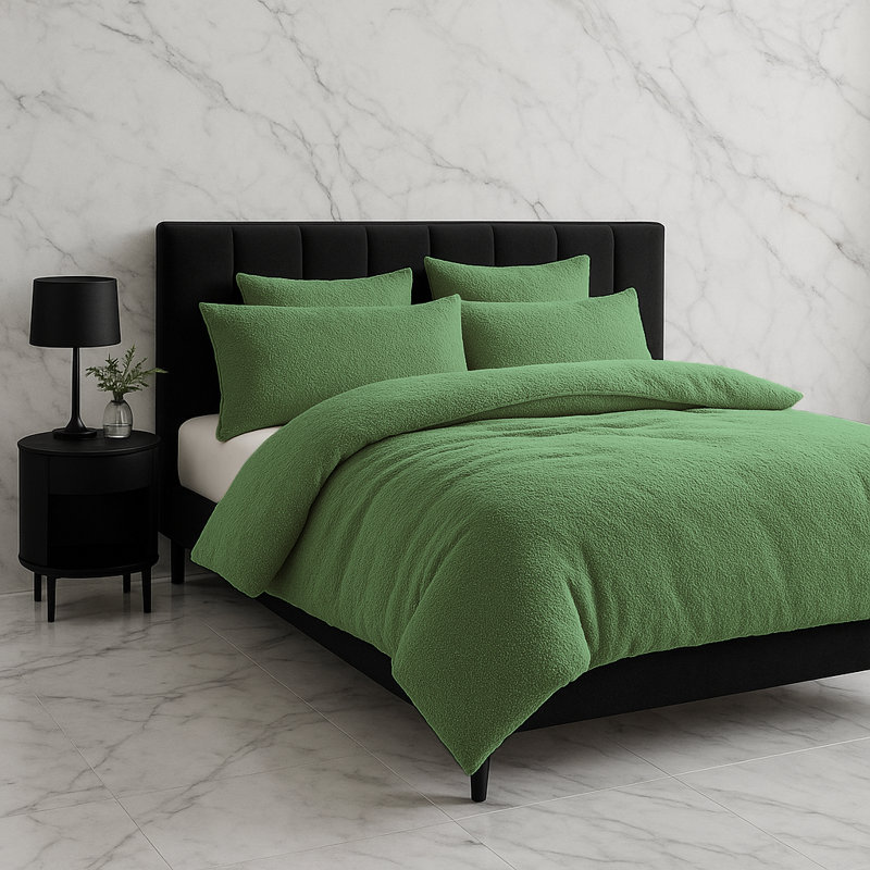 Polyester No Pattern Duvet Cover Set with Pillowcases, Green, Double Duvet Cover + 2 Standard Pillowcases