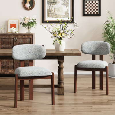 Chaise rembourrée en bois massif avec dossier ergonomique rembourré