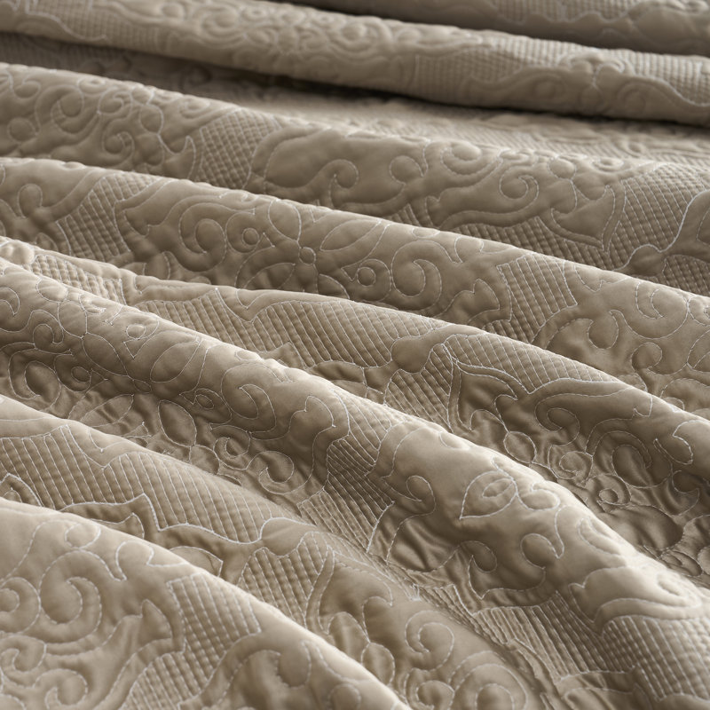 Satin Quilt Set Cooling 5-Piece Bedding Set, Queen Quilt + 4 Additional Pieces, Khaki