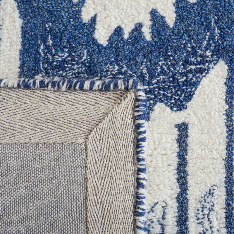 Ikat Hand Tufted Wool/Cotton Ikat Rug in Ivory/Blue, Rectangle 4' x 6'