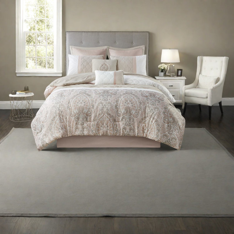 Luxurious Blush Bedding Sets Polyester Comforter For Home
