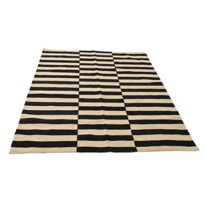 Tapis noir et blanc Noor