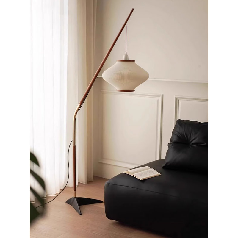 Lampe sur pied en bois de style médiéval imprimée en 3D avec quincaillerie