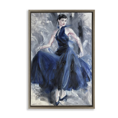 Femme élégante dans un cadre flottant de robe bleue, design par Lucille Lee
