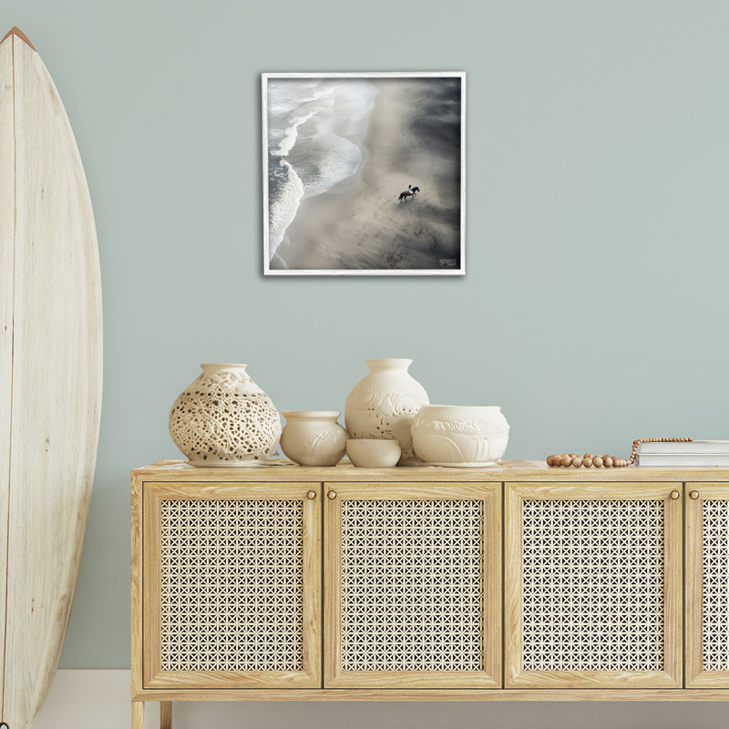 Vue aérienne de la plage vue par estampe numérique par RB, Estampe numérique encadrée blanc bord de mer, H 24 po x l 24 po