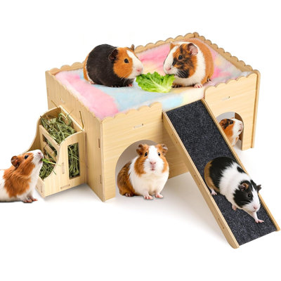 arge Guinea Pig Wooden Hideout with Detachable Snack Hay Feeder, Guinea Pig Castle with Plush Cushion and Ramp，Easy Assembly House for Play, Sleep ， Exploration