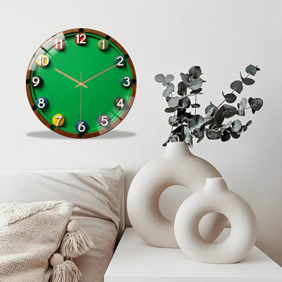 Horloge murale silencieuse en verre trempé de 30 cm, « Jeu de billard d'intérieur avec boules colorées », sans tic-tac, fonctionne avec des piles (piles AA non incluses), décoration artistique pour la maison