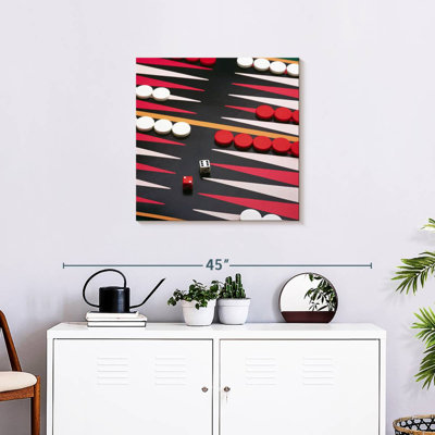 Senne jouant au backgammon