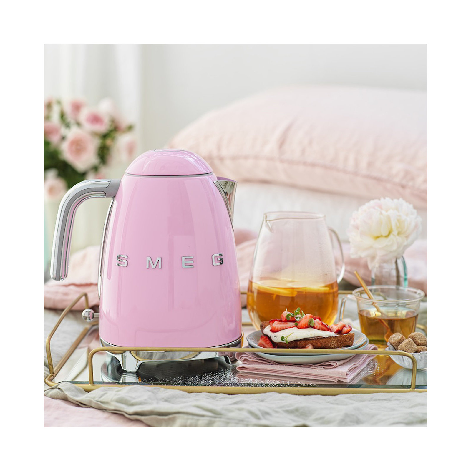 SMEG 50's Retro Style 7-Cup Electric Kettle, Pink