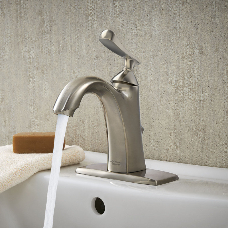 Robinet pour salle de bain à poignée simple avec poignée levier CHATFIeld, Nickel brossé