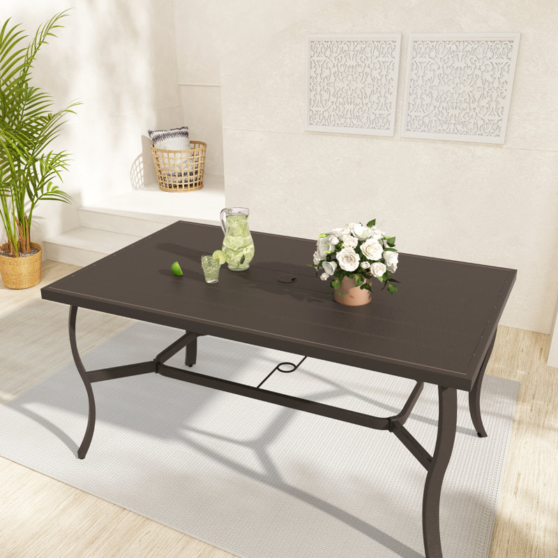 Table de salle à manger d'extérieur en aluminium avec trou pour parasol Colby, H 29,1 po x L 60 po x l 36,2 po, Brun