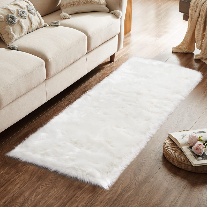 Tapis blanc en polypropylène tissé à la machine Dareld, Tapis de couloir 2 pi x 6 pi 2 po